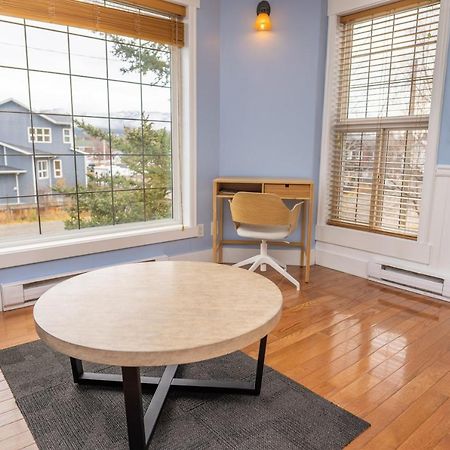 Downtown Whitehorse Apartment In Old Town 외부 사진
